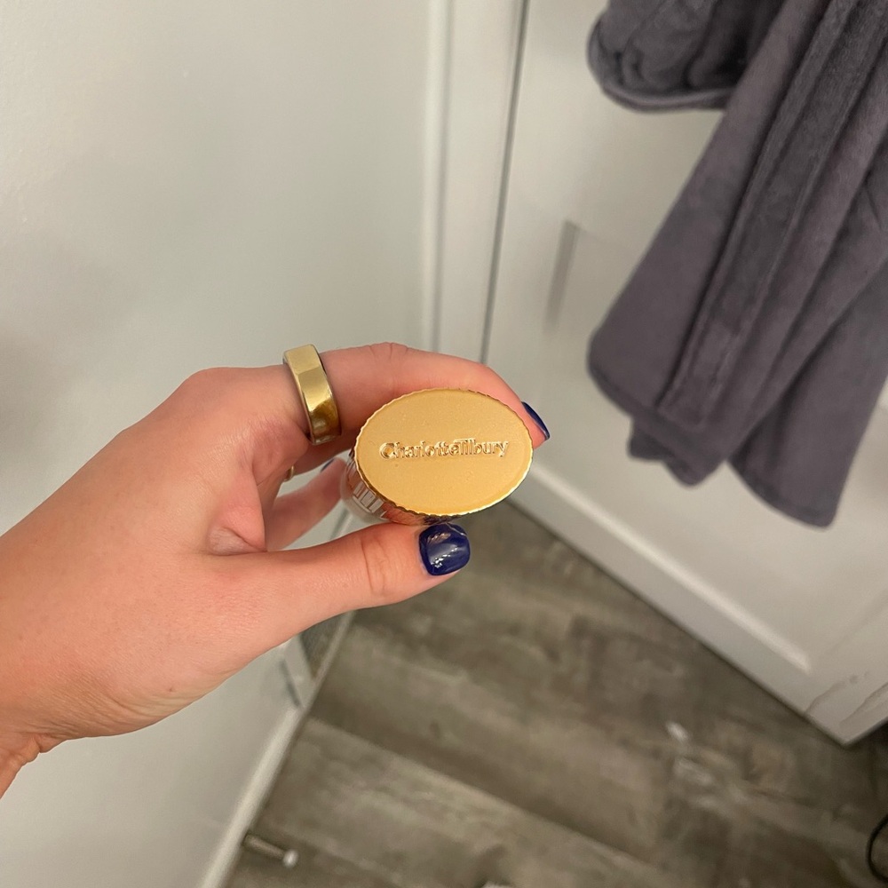 Charlotte Tilbury Airbrush Flawless Foundation with N2 - Picture 4 of 5